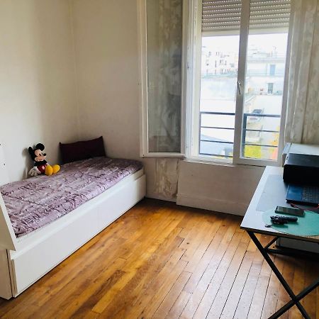 Appartement Tres Calme A 10Mn De Paris - Woman & Couples Only Courbevoie Ngoại thất bức ảnh